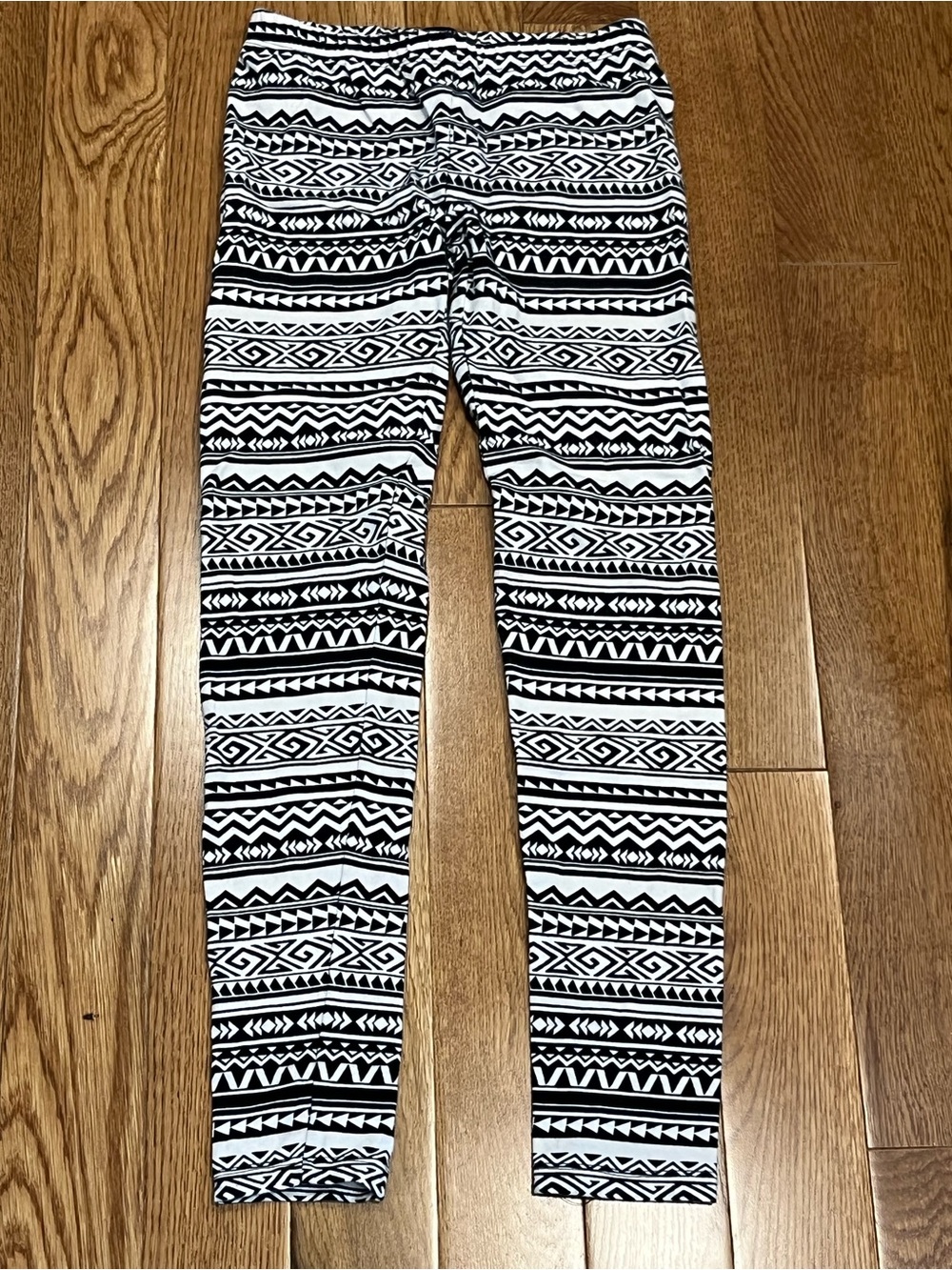 Black & White Aztec Print Leggings